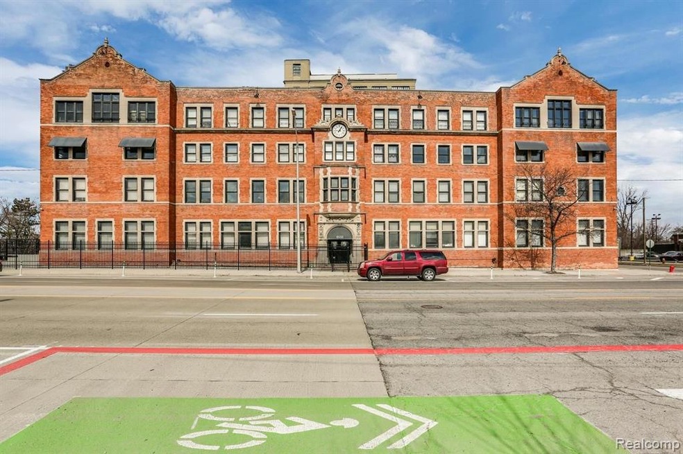 6533 E Jefferson Ave Detroit-large-004-4-6533 E Je