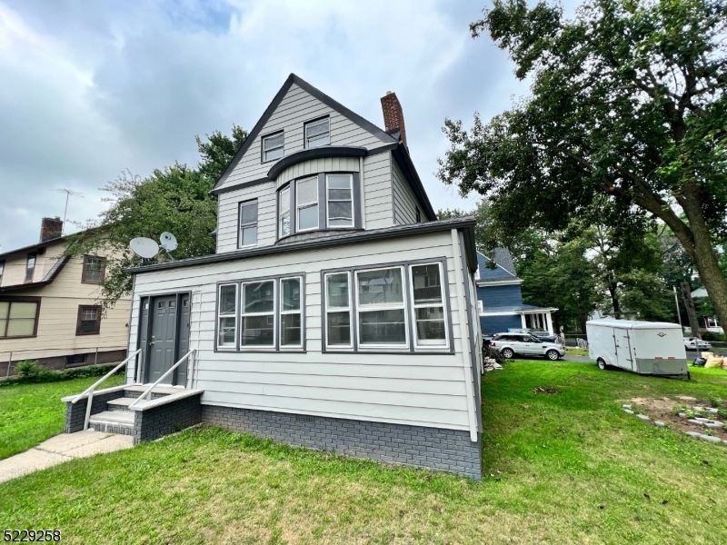 624 N Grove St, East Orange, NJ 07017 - photo 1