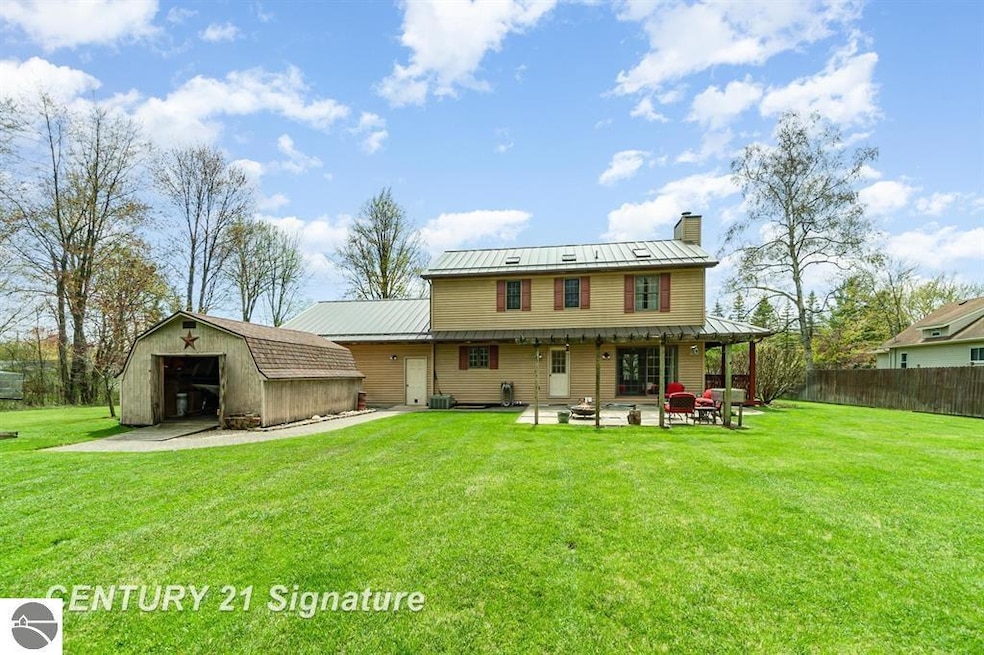 2584 W North Union Rd, Midland, MI 48642 - photo 1