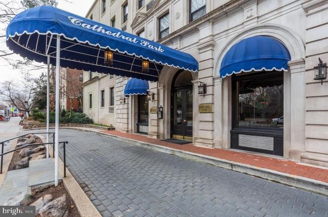 For Sale $275,000 • Co-Listing Agent