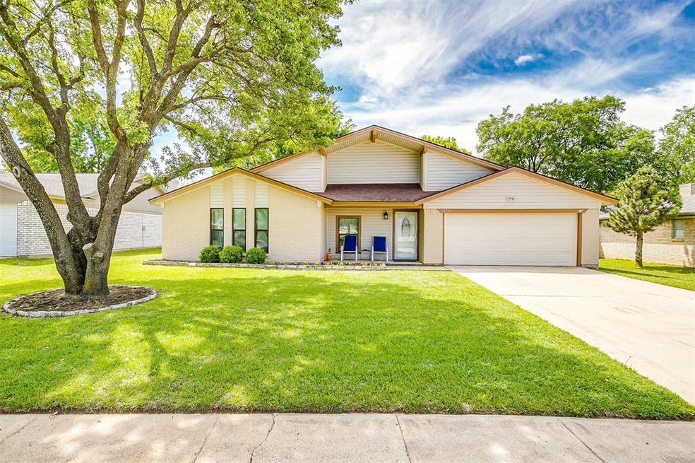 8720 Main St, North Richland Hills, TX 76182 - photo 1