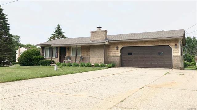 7055 Driftwood Circle Front.jpg