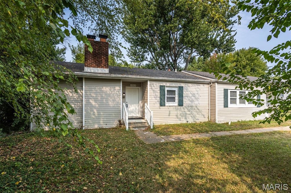 1903 N 17th St, Belleville, IL 62226 - photo 1