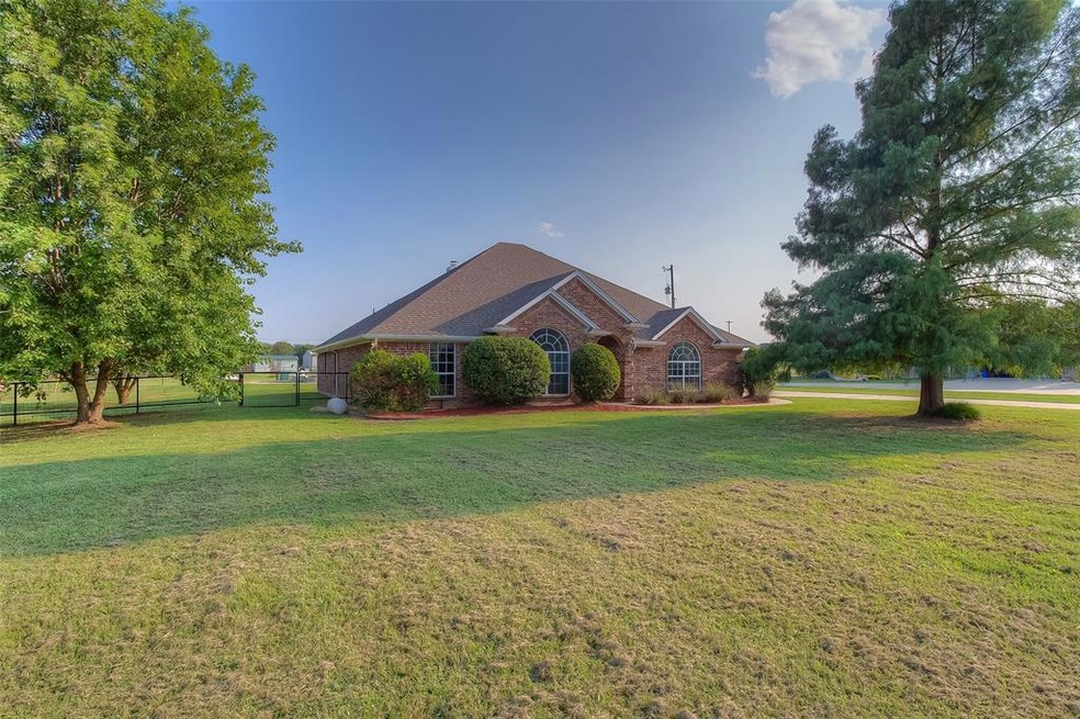770 Hutcheson Rd, Springtown, TX 76082 - photo 1