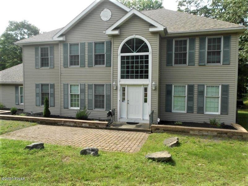 800 Warbler Ct, Hawley, PA 18428 - photo 1