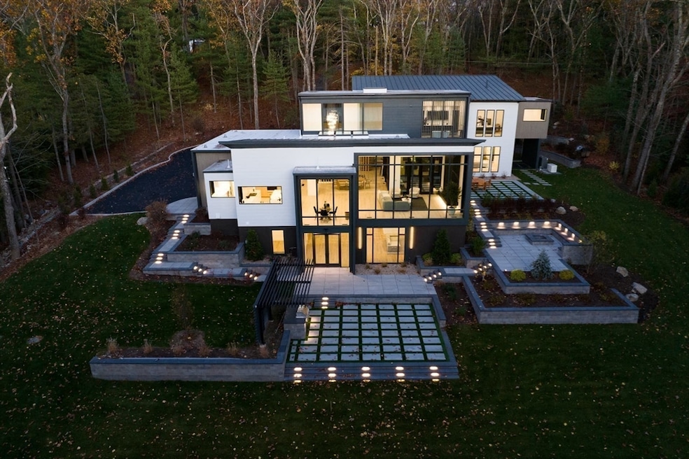 For Sale $5,900,000 • Co-Listing Agent