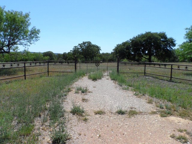 510 Prairie View Trail unit 12, Fredericksburg, TX 78624 - photo 1