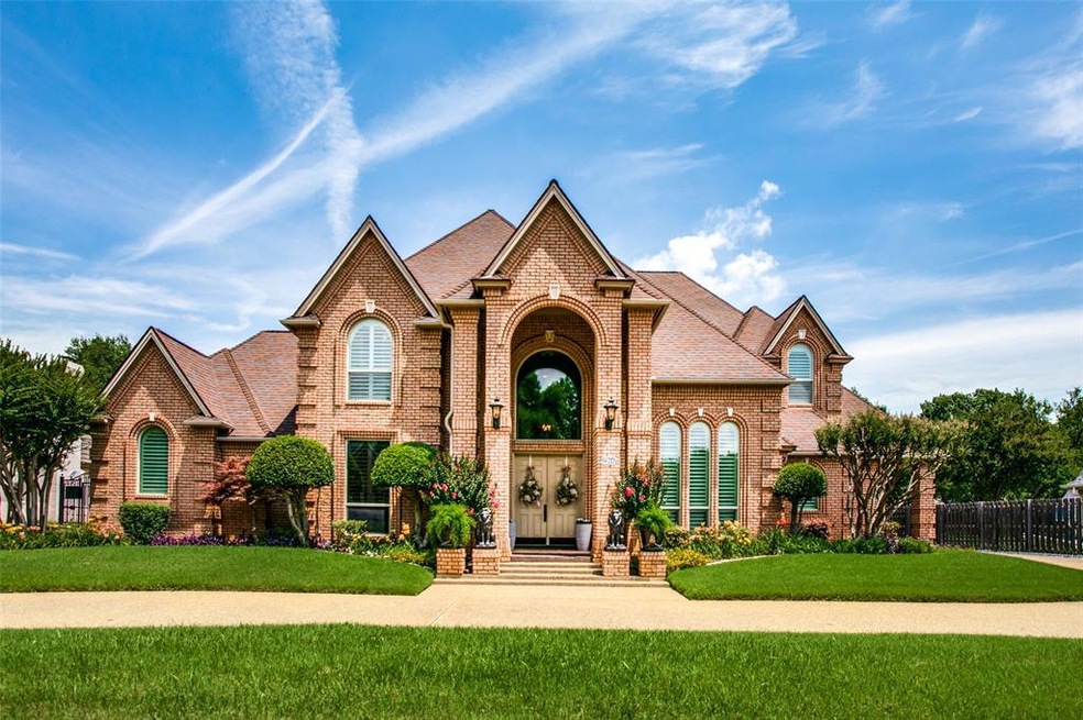 Estate Style Home in Colleyville