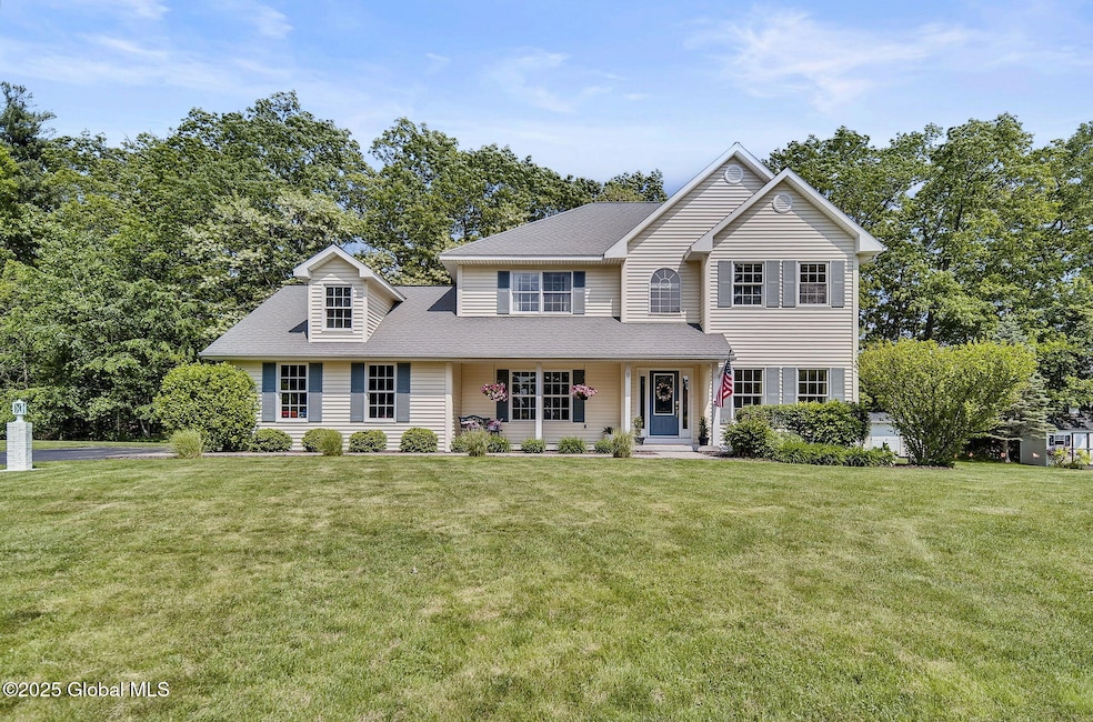 9 Oakline Ct, Schenectady, NY 12309 - photo 1