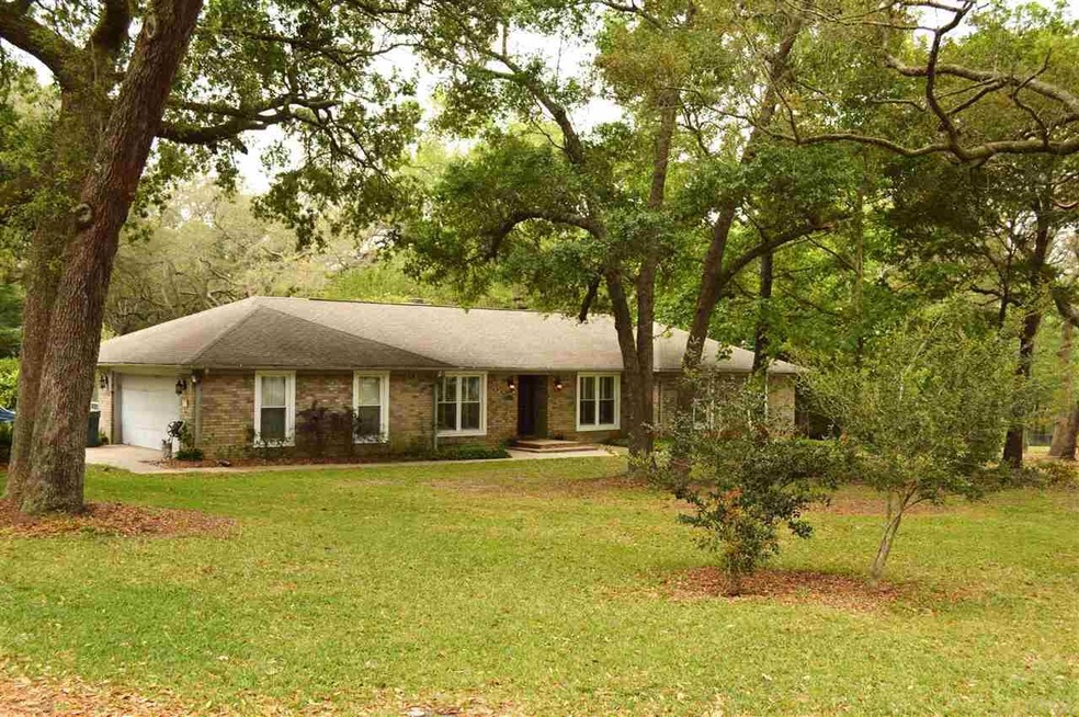 This lovely country estate's setting is sublime!