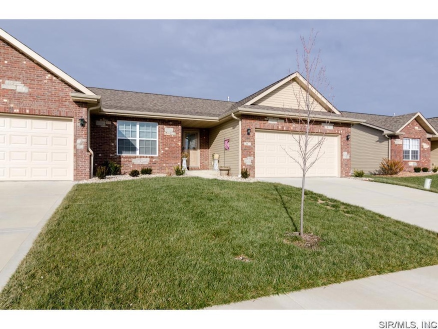 2077 Briarbend Ct, Maryville, IL 62062 - photo 1