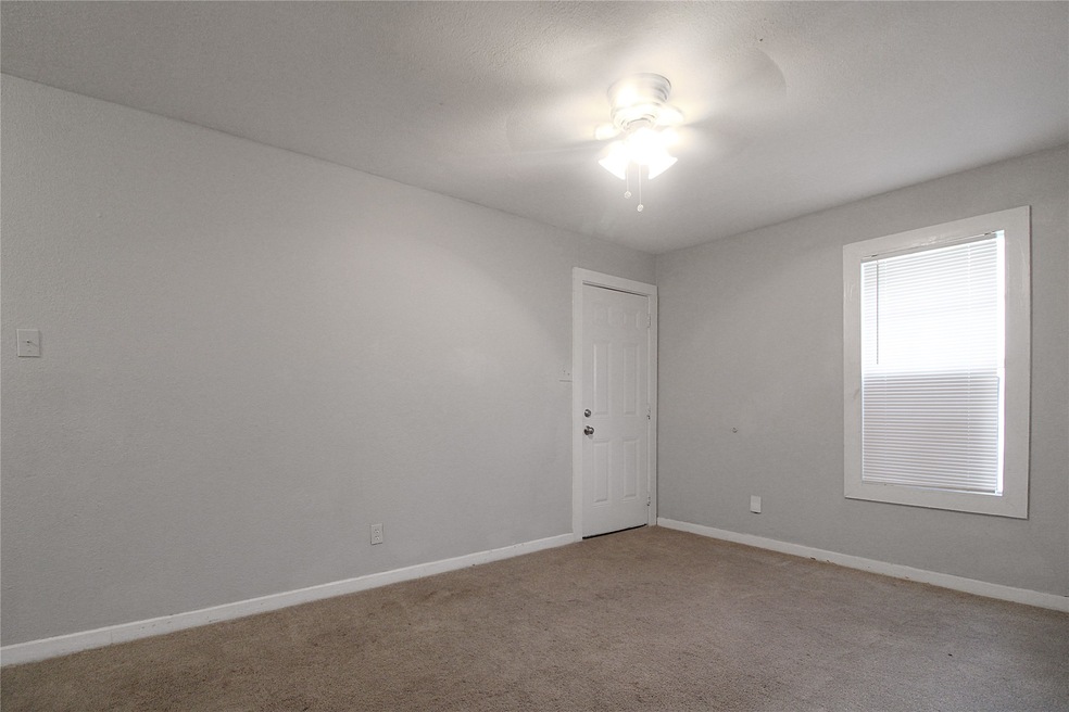 8029 Detroit St unit 10, Houston, TX 77017 - photo 1