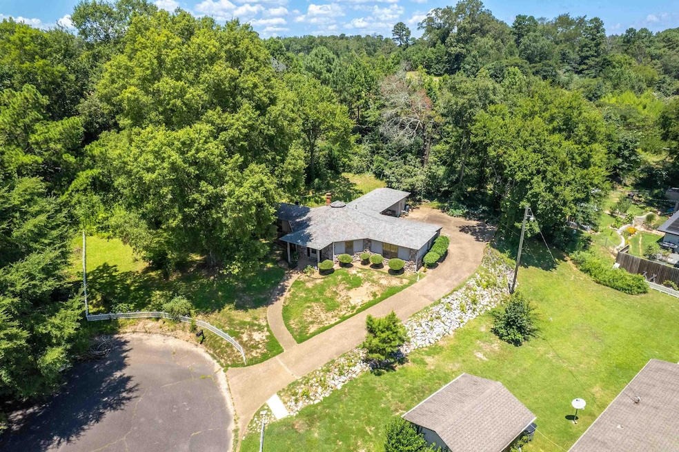 Sold $200,000 • Co-Listing Agent