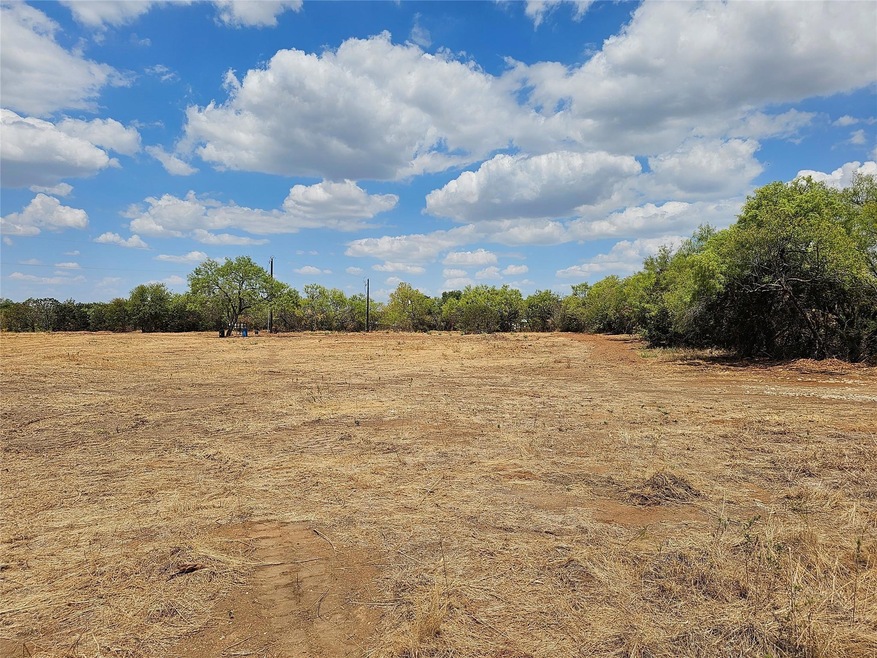 4320 Dunn Ct, Granbury, TX 76049 - photo 1