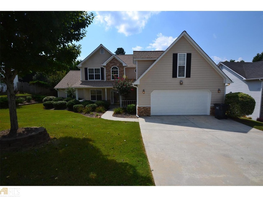 4179 Duncan Ives Dr, Buford, GA 30519 - photo 1