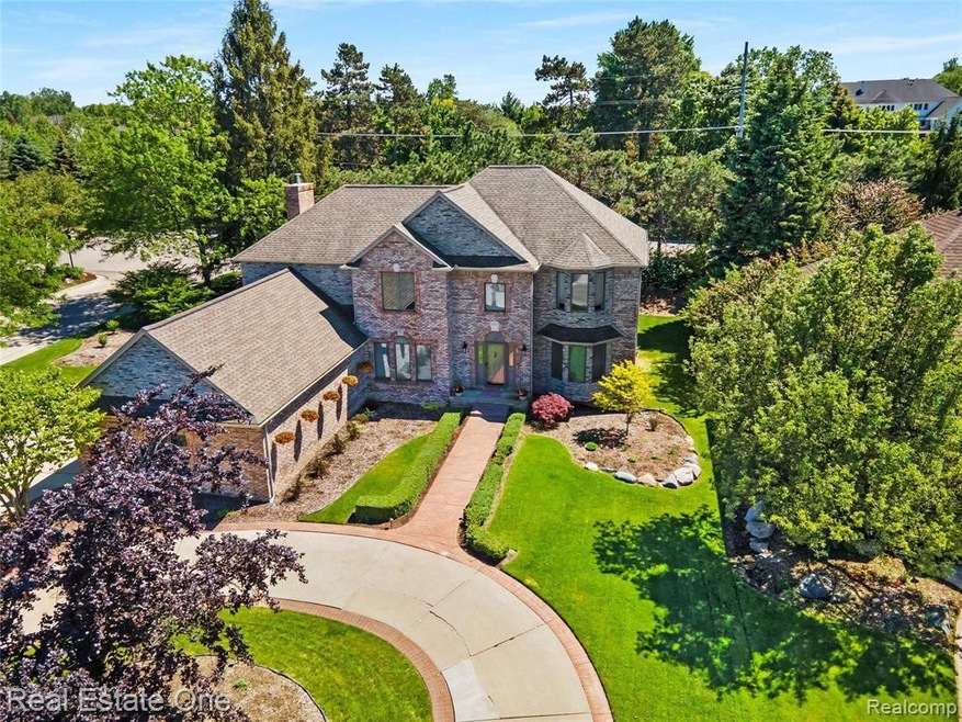 1021 Olympia Dr, Rochester Hills, MI 48306 - photo 1