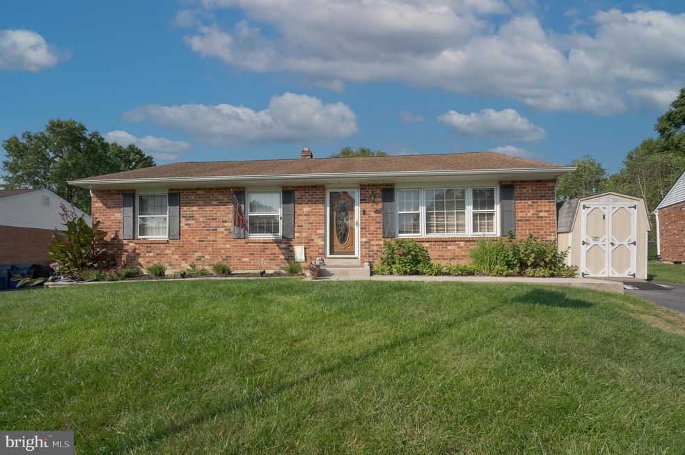 8 Cedar Ct, Newark, DE 19702 - photo 1