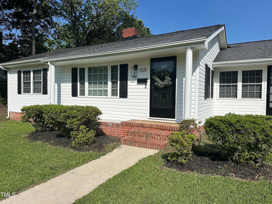 109 N Watauga Ave, Dunn, NC 28334 - photo 1