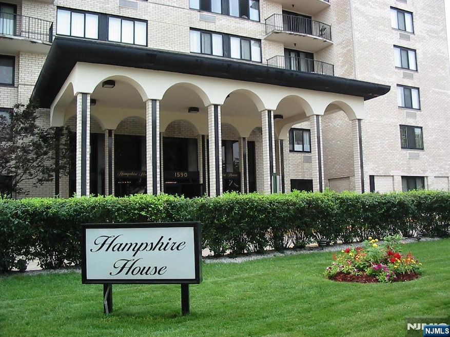 Hampshire House unit 19D, Fort Lee, NJ 07024 - photo 1