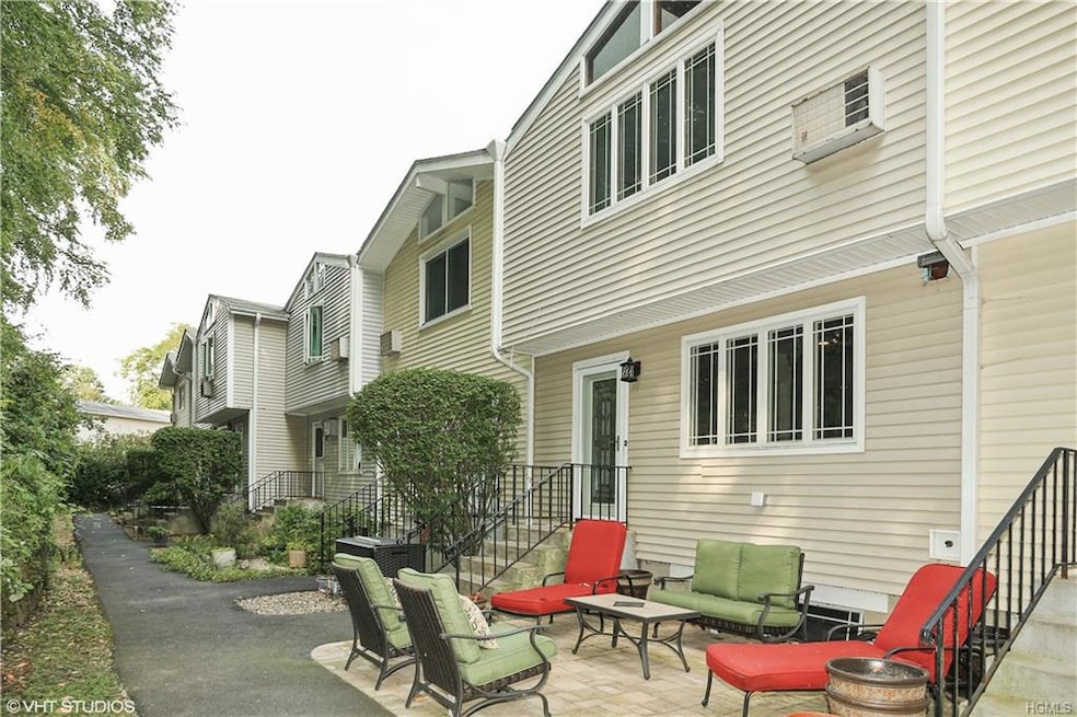 25 Scenic Cir unit 25, Croton On Hudson, NY 10520 - photo 1