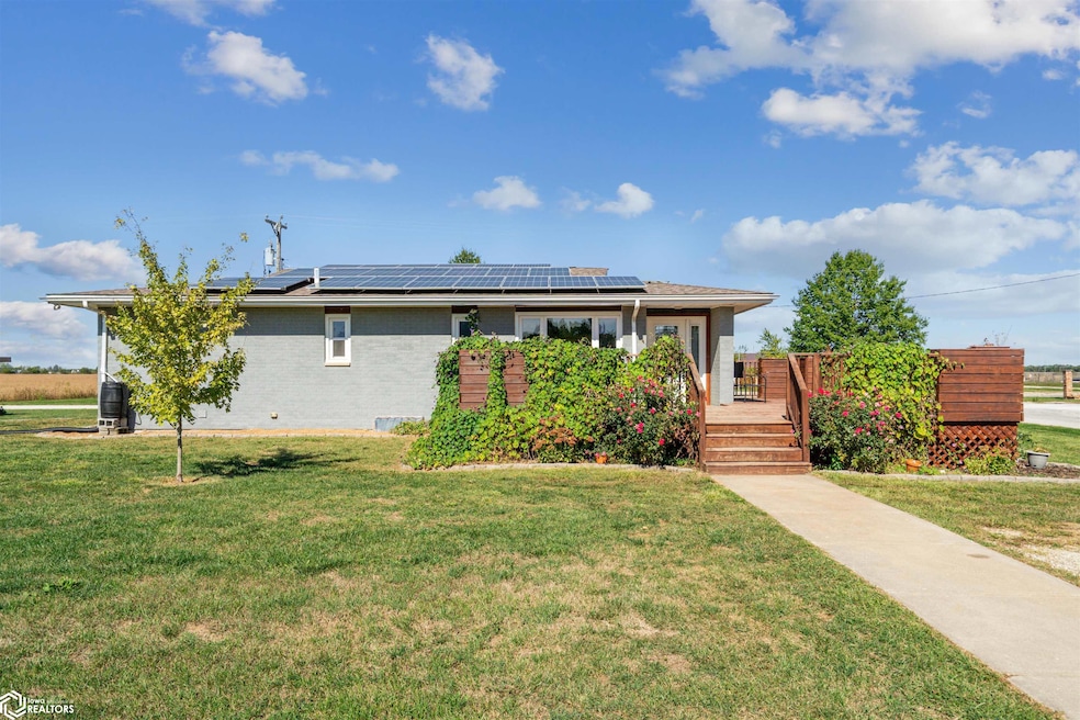 808 Pershing St, Donnellson, IA 52625 - photo 1