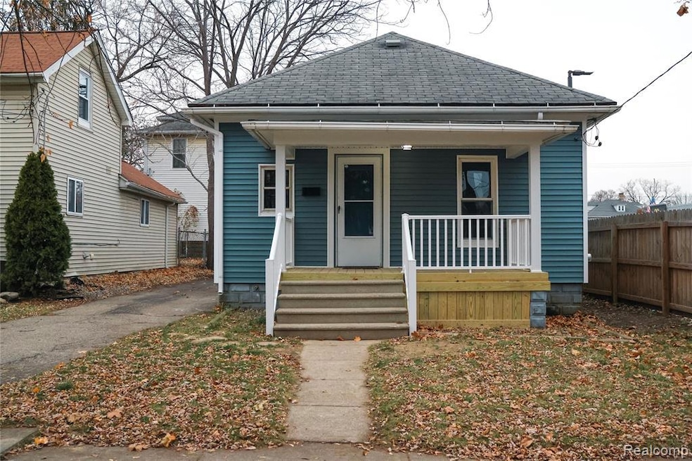 618 Clinton St, Owosso, MI 48867 - photo 1