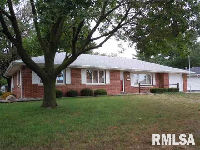 420 Mayfair Dr, Lincoln, IL 62656 - photo 1
