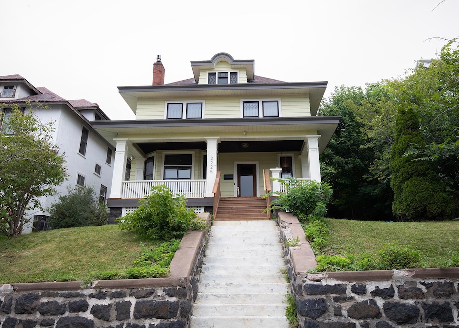 2225 W 4th St, Duluth, MN 55806 - photo 1