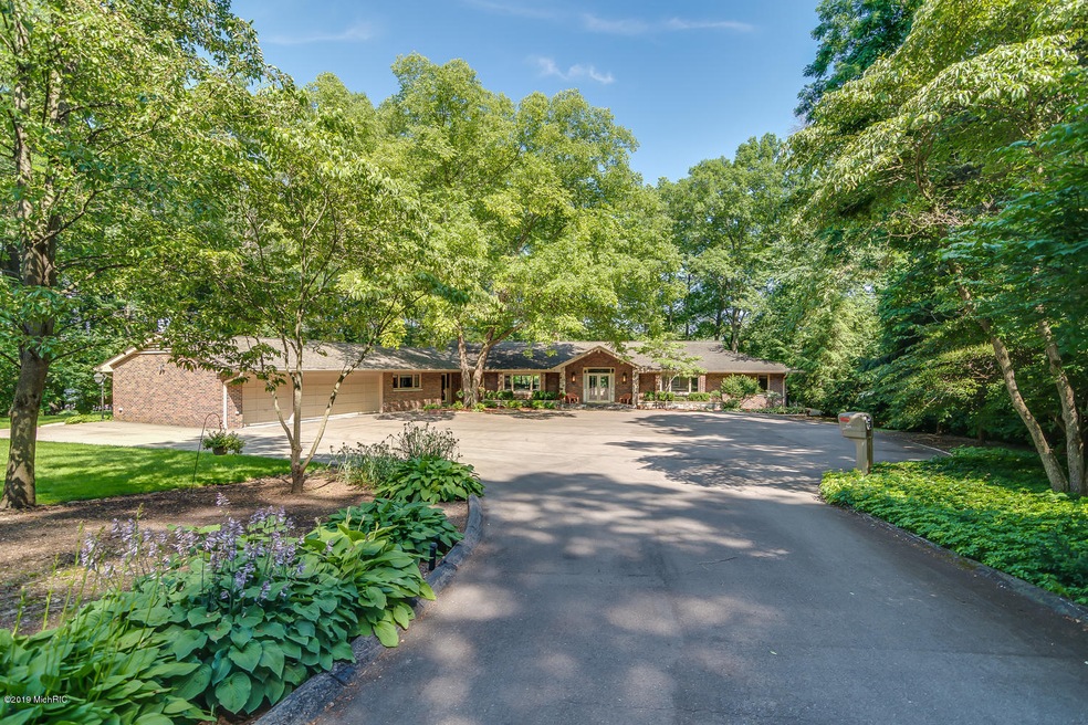 1505 Signal Point Dr Niles MI-large-002-