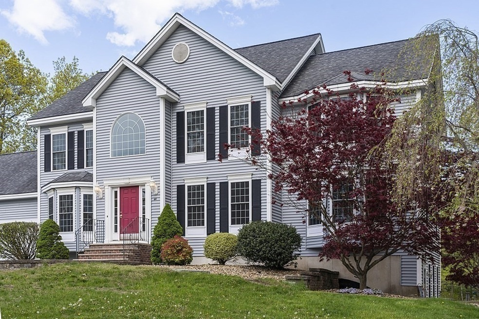 44 Stonepost Rd, Pelham, NH 03076 - photo 1