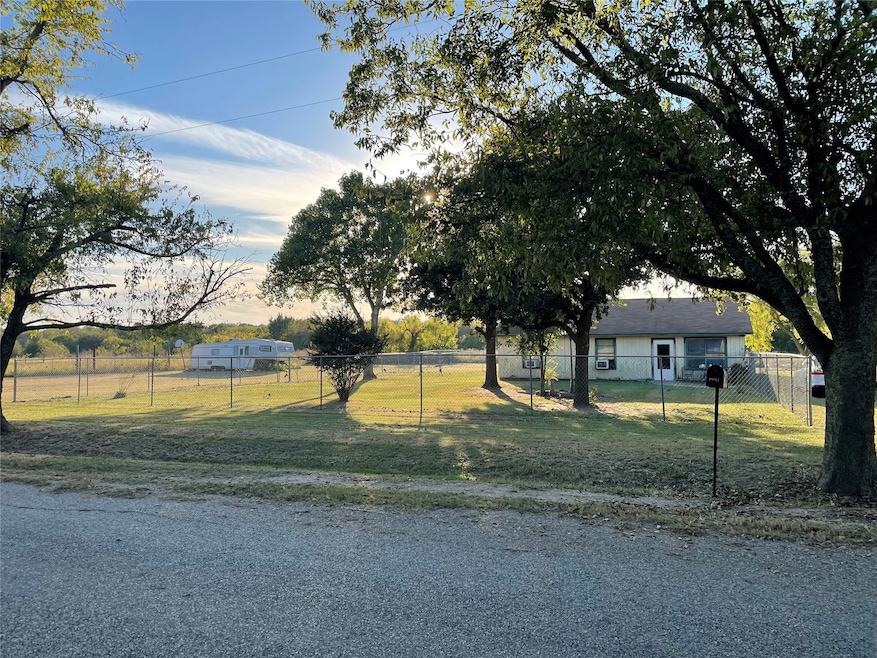 1441 Mcfarlin Rd, Collinsville, TX 76233 - photo 1