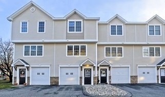 33 Regency Ct unit 33, Chicopee, MA 01020 - photo 1