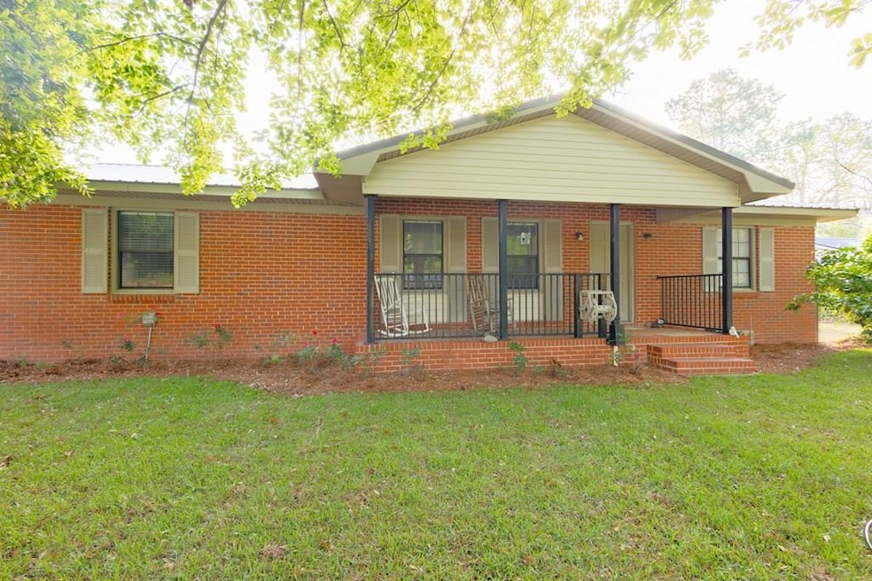 1137 Oquinn Dr, Tifton, GA 31794 - photo 1