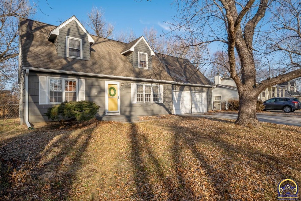 3113 SW Mulvane St, Topeka, KS 66611 - photo 1