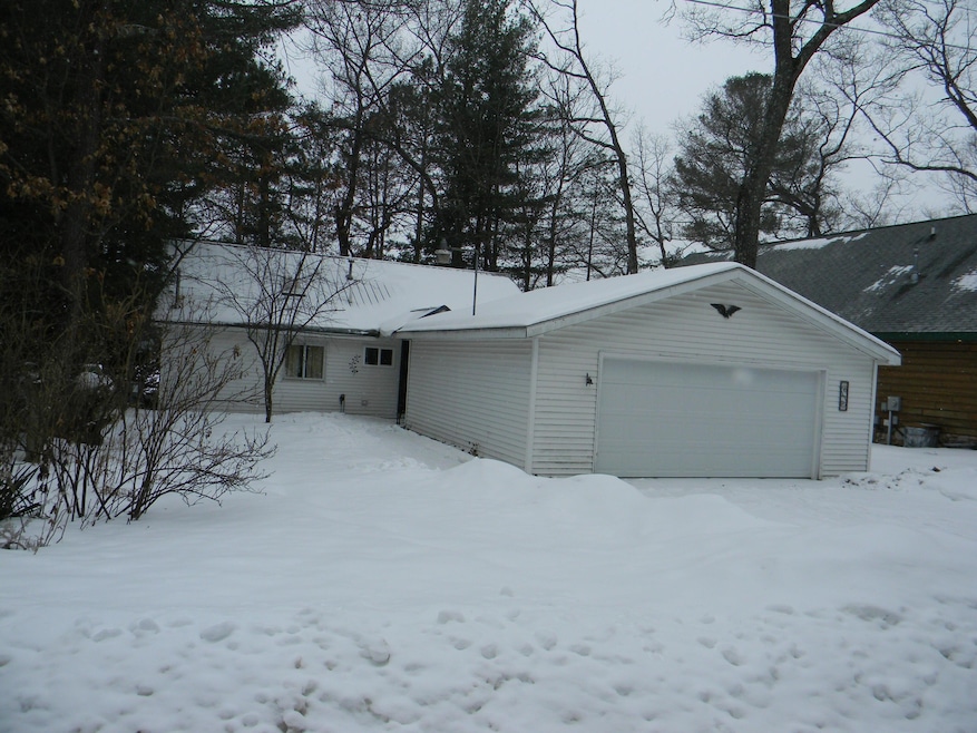11 N Maple Rd