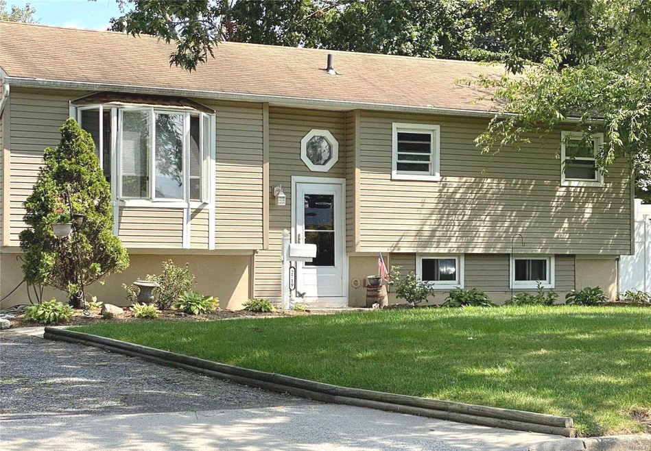 2719 Kane Ave, Medford, NY 11763 - photo 1