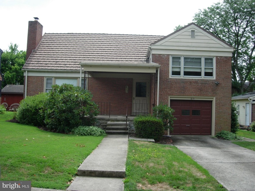 815 Penndale Ave, Reading, PA 19606 - photo 1