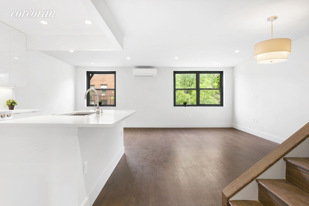 618 Washington St unit 4B, New York, NY 10014 - photo 1