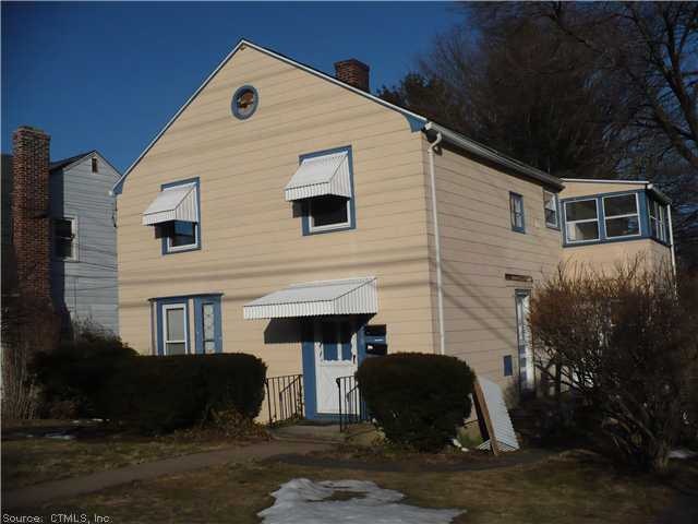 538 Quaker Ln S, West Hartford, CT 06110 - photo 1