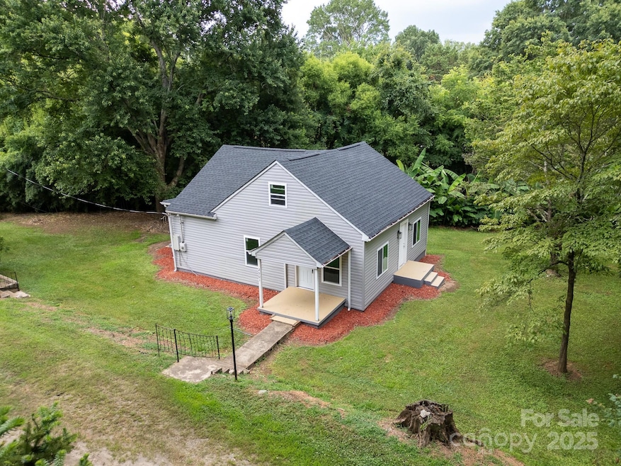 2901 N Shipp Ave, Newton, NC 28658 - photo 1