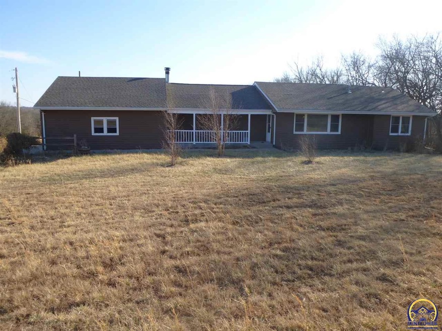 1533 SE 93rd St, Wakarusa, KS 66546 - photo 1