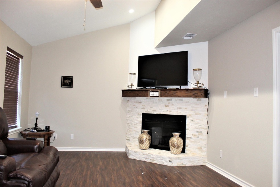 132 Presidio Place, Wake Village, TX 75501 - photo 1