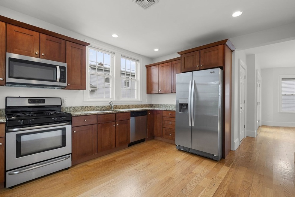 25 Fenwick St unit 2, Somerville, MA 02145 - photo 1