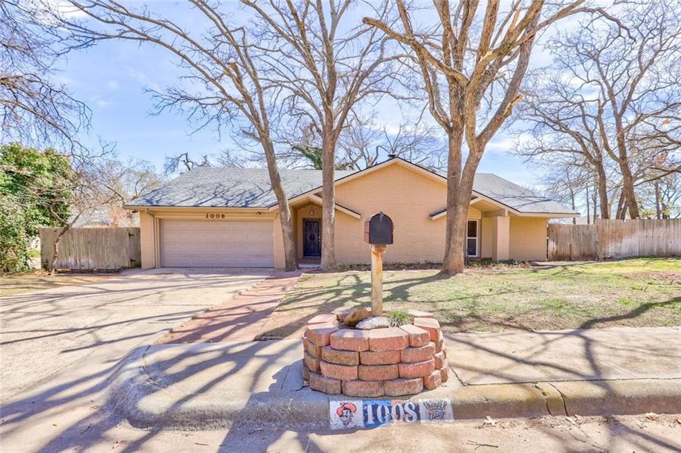 1008 E 11th St, Edmond, OK 73034 - photo 1
