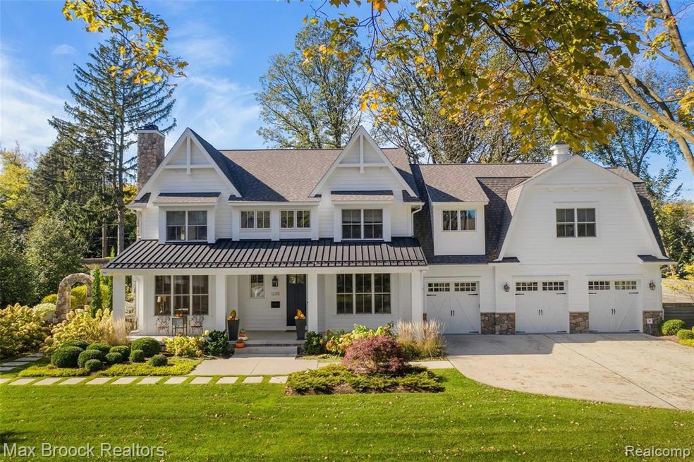 1235 Lyonhurst St-4.jpg