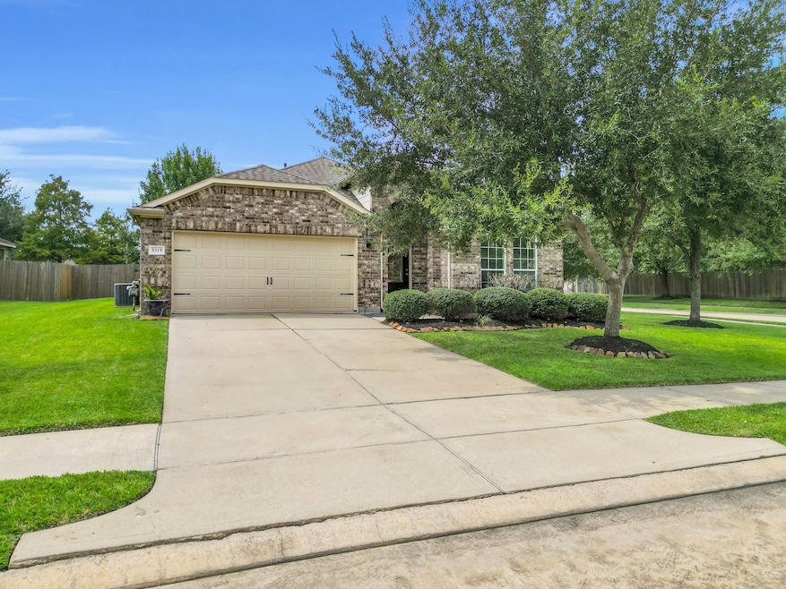 FABULOUS 1 Story featuring 3 bedrooms, 2 full baths, 2 car garage all located in Waterview Estates! 5315 Persimmon Pass, Richmond, TX  77407