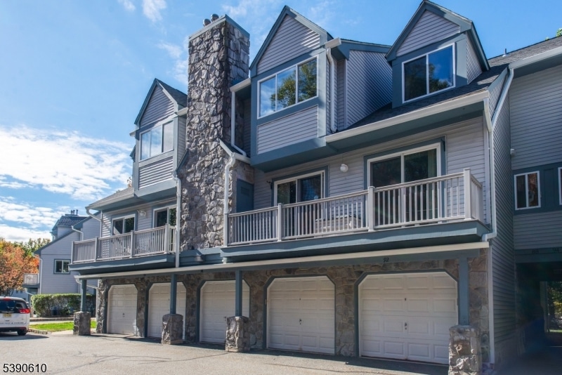 94 Woods Edge Dr, Succasunna, NJ 07876 - photo 1