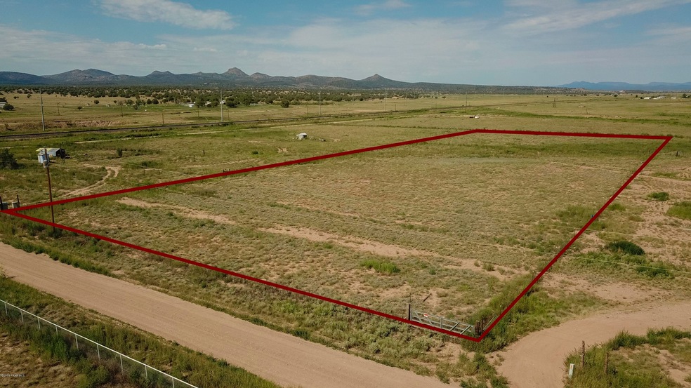 24100 N Feather Mountain Rd, Paulden, AZ 86334 - photo 1