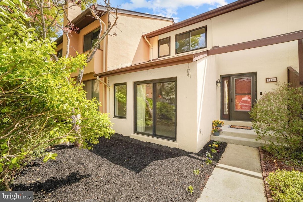 5685 Vantage Point Rd, Columbia, MD 21044 - photo 1