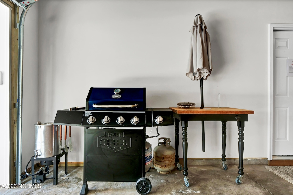 305 Fayetteville Ave unit 2, Carolina Beach, NC 28428 - photo 1